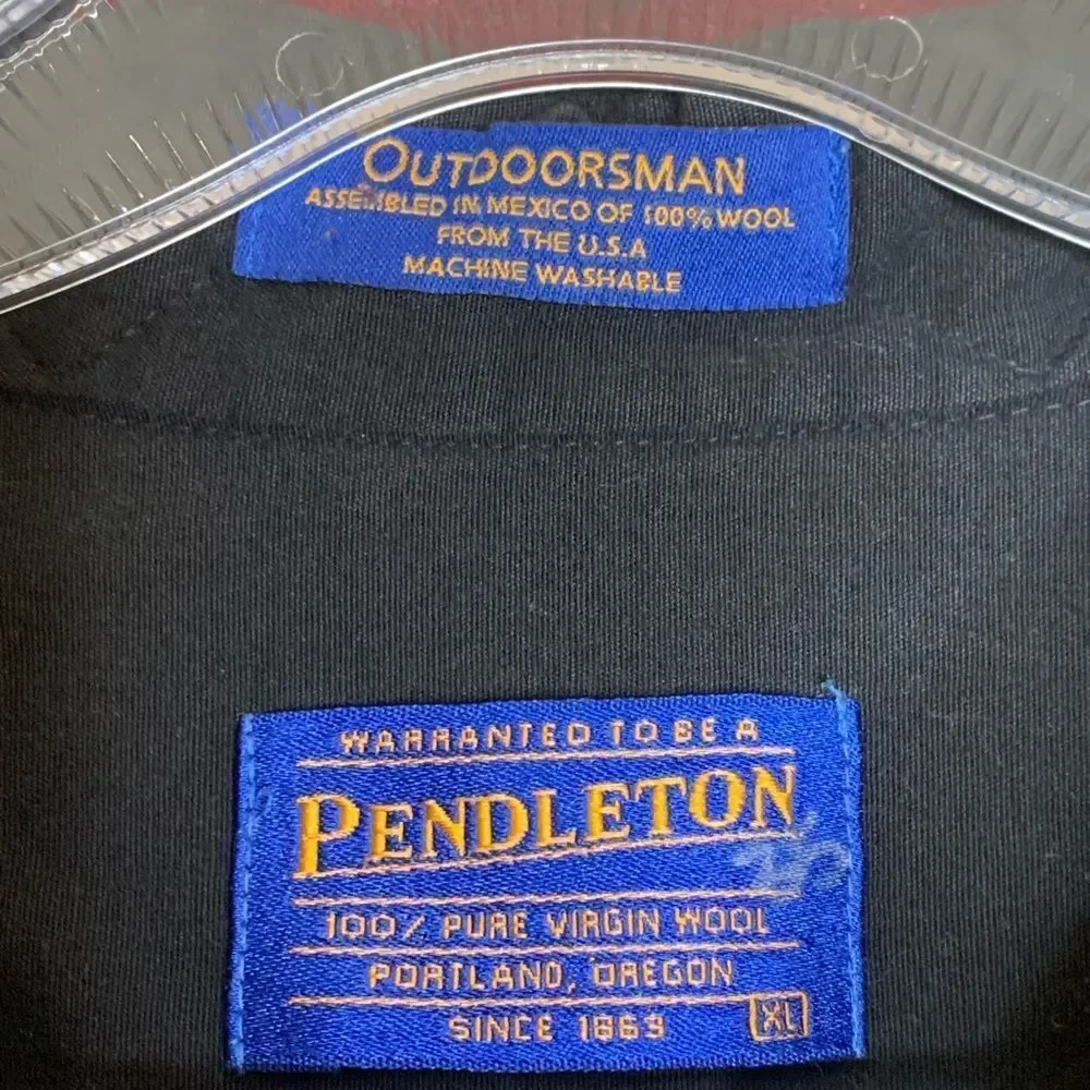 Pendleton, OUTDOORSMAN, vintage, Red/ black Wool Shirt